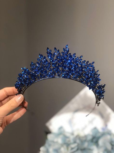 Crystal Crown Tiaras, Spicy Romance, Crown Aesthetic, Crown Headpiece, Blue Quince, Beautiful Tiaras, Princess Jewelry, Blue Crown, Hilarious Photos