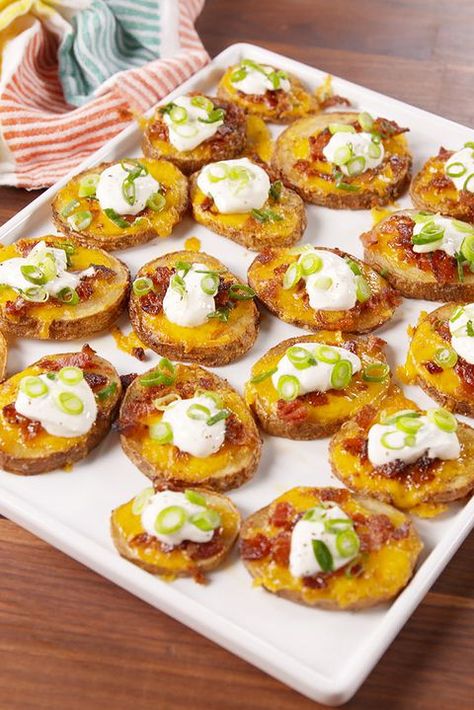 Potato Skin Bites, Irish Appetizers, Superbowl Foods, Beer Braised Chicken, Cookout Sides, Healthy Superbowl Snacks, Fall Appetizers, Potato Skin, Easy Potato Recipes