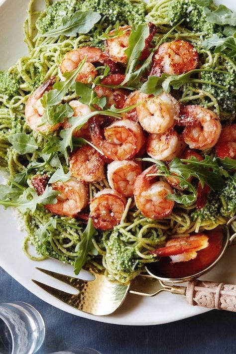 Grab the recipe for this Arugula Pesto Pasta with sautéed shrimp and whip it up for a quick, easy and most importantly delicious weeknight meal! Shrimp Arugula, Cooked Arugula, Shrimp Pesto Pasta, Arugula Recipes, Pesto Shrimp, Whats Gaby Cooking, Arugula Pesto, Garlic Pasta, Pesto Pasta