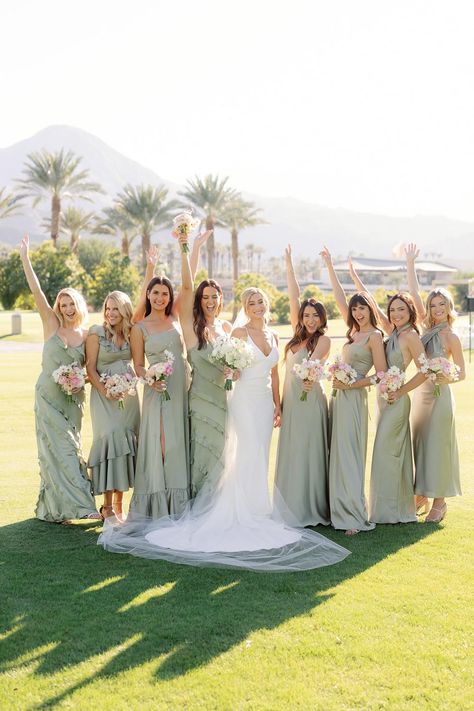 Looking for trendy bridesmaid dress colors, like these sage green dresses? Look no further than this golfcourse wedding filled with pastel hues! Photography: Caitlin B Photography (http://www.caitlinbphotography.com) Sage Green Wedding Bridesmaid, Sage Green Dresses, Summer Weddings Bridesmaids, Tangled Wedding, Fall Deserts, Mint Green Bridesmaid Dresses, Trendy Bridesmaids, Sage Green Dress, Bridesmaid Attire