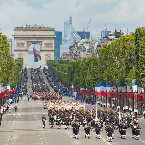 Bastile Day, Parisian Picnic, Catholic Holidays, French Images, Europe Day, Paris Travel Photography, Day Off Work, The French Revolution, Bastille Day