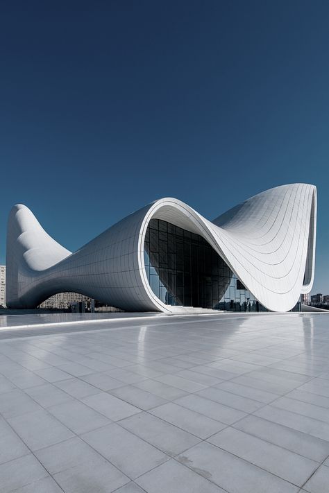 Famous Architecture Buildings, Futurism Architecture, Zaha Hadid Buildings, Neo Futurism, Zaha Hadid Architecture, Zaha Hadid Design, Deconstructivism, Famous Architecture, Famous Buildings