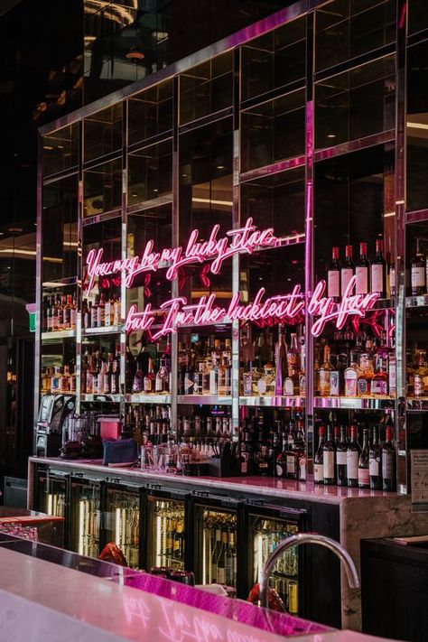 Aesthetic Bar In House, Disco Bar Aesthetic, Cool Bar Aesthetic, Disco Design Interior, Disco Club Interior, Bar Inspiration Restaurant, Disco Restaurant, Disco Interior Design, Bar Led Lights