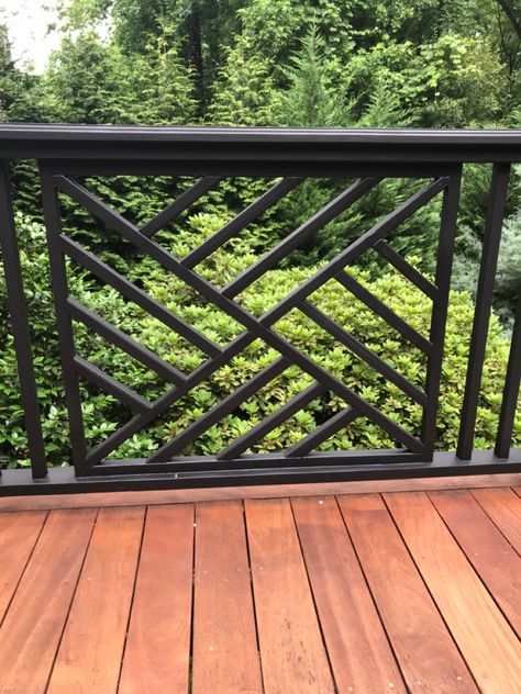 Wood Balcony Design, Chippendale Railing Porch, Balcony Metal Railing Design, Metal Balcony Design, Grill Railing Design, Balcony Railing Design Wood, Contemporary Railings Exterior, Balcony Rail Ideas, Metal Porch Railing Designs