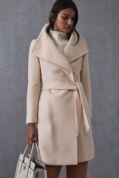 Camel Coat Outfit Classy, Camel Coat Outfit Casual, Camel Coat Outfit, Fashion Mumblr, Pattern Combinations, Fall Coats, Peacoats, Peacoat Jacket, Stylish Coat