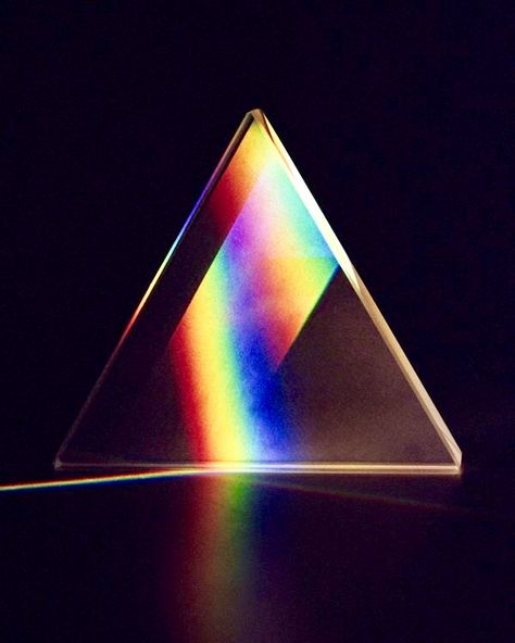 Light Art Installation, Rainbow Aesthetic, Glitch Art, Wow Art, Prisms, Light Installation, Color Theory, Pink Floyd, Light Art