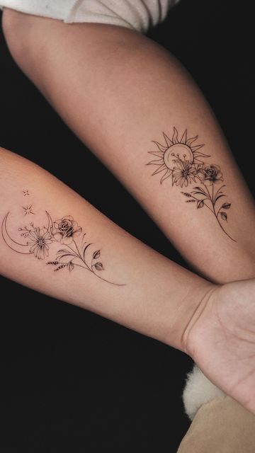 Cool Tattoos For Best Friends, Womens Cute Tattoos, Tarot Card Best Friend Tattoos, Similar Tattoos For Sisters, Sister Wife Tattoos, Matching Floral Tattoos For Best Friends, Sister Tattoo Placement Ideas, Cute Tattoos Sunflowers, Similar Best Friend Tattoos