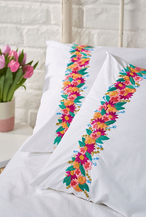 DIY embroidered pillow case Diy Embroidered Pillow, Hand Embroidered Bedspread, Embroidered Pillow Case, Pillow Cases Tutorials, Embroidered Pillows, Hand Embroidered Pillows, Mollie Makes, Bee Embroidery, Brazilian Embroidery