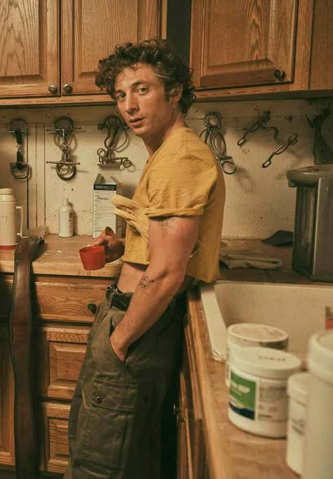 Jeremy Allen White Iron Claw, Jeremy Allen White Calvin Klein, Jeremy Allen White Style, Lip Gallagher, Yes Chef, Allen White, Jeremy Allen White, Gender Envy, Smash Cake