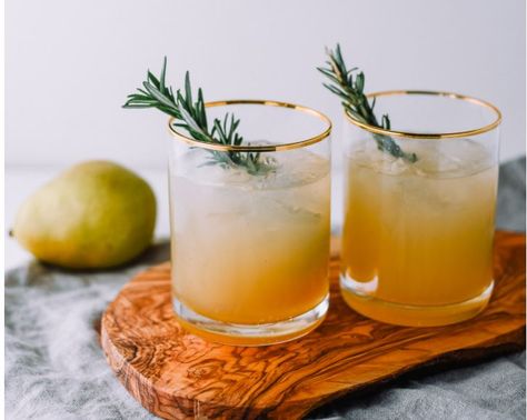 4 Easy Fall Mocktails For Moms To Be - Bumpdated Pear Mocktail, Summer Mocktail Recipes, Best Mocktails, Easy Mocktail Recipes, Moms To Be, Rosemary Simple Syrup, Mocktail Recipes, Hot Cider, Pear Juice