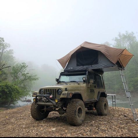 Find the innovative setups for your overlanding adventures. Great for off-grid explorers. Wrangler Camping, Jeep Tent, Jeep Wrangler Camping, Jeep Overland, Rooftop Tents, Two Door Jeep Wrangler, Jeep Sahara, Jeep Gear, Cj Jeep