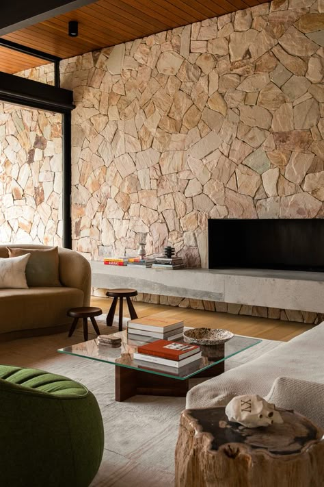 Natural Stone Wall Interior, Stone Living Room Wall, Interior Rock Wall, Stone Wall Interior Living Room, Living Room Stone Wall, Interior Stone Wall Ideas, Stone Tv Wall, Stone Wall Fireplace, Interior Stone Wall