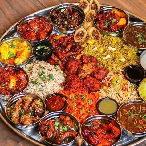 Desi Food Pakistan Aesthetic, Indian Food Takeout, Indian Food Aethstetic, Fancy Indian Food, Indian Food Photography Aesthetic, Healthy Eating Indian Food, Gourmet Indian Food, Indian Food Astethic, Yummy Indian Food