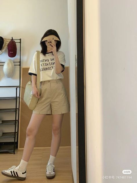 Summer Outfits Cute Korean, Sea Clothes Summer Outfits, T Shirt Outfit Korean, Korean Girl Summer Outfit, Casual Summer Outfits Korean Style, Korean Girl Outfits Summer, Summer Outfits Aesthetic Modest, Casual Outfits Korean Summer, Basic Korean Outfits