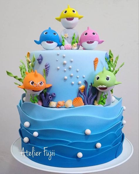 15 Adorable Baby Shark Birthday Cake Ideas (They're So Cute) Baby Shark Birthday Cake, Kue Disney, Shark Birthday Cake, Shark Cakes, Baby Shark Cake, Shark Birthday Cakes, Shark Themed Birthday, Boys 1st Birthday Cake