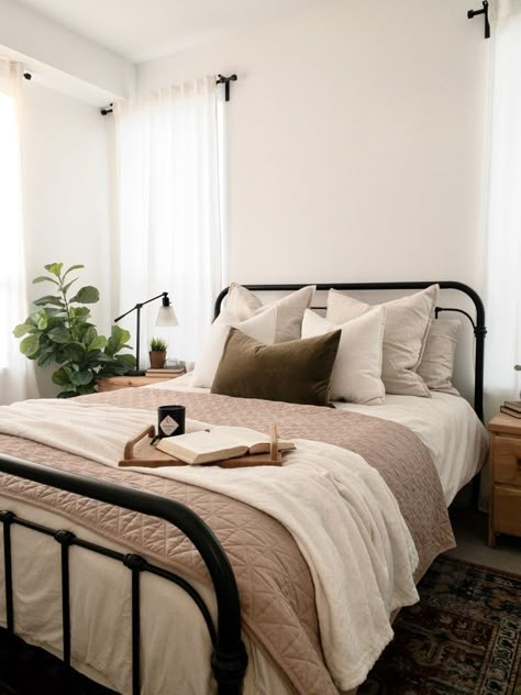 Black Metal Bed Frame Bedding, Black Metal Bed Frame Master, Metal Master Bed Frame, Neutral Bedroom Ideas Black Bed Frame, Bedding Ideas With Black Bed Frame, Room Ideas With Black Bed, Room With Black Metal Bed Frame, Master Bedrooms Decor Metal Bed Frame, Bed Frame Metal Modern