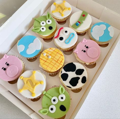 Toy Story Birthday Cupcakes, Two Infinity And Beyond Cupcakes, Toy Story Cupcake Cake, Toy Story Cake And Cupcakes, Toy Story Themed Cupcakes, Toy Story Cupcake Ideas, Buzz And Woody Cupcakes, Toy Story Sheet Cake Ideas, Cupcakes Toy Story