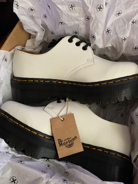 Dr Martens 1461 Outfit Women, Doc Martens Dress Shoes, Dr Martens Loafers Outfit, Doc Martens Dress, Dr Martens 1461 Outfit, Low Top Doc Martens, White Dr Martens Outfit, White Platform Doc Martens, Low Doc Martens