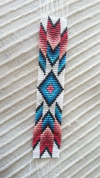 cherokee bead patterns - Yahoo Search Results Bead Looming, Indian Beadwork, Native American Beadwork Patterns, Native Beading Patterns, Loom Designs, Bead Loom Designs, Beading Loom, Loom Jewelry, Art Perle