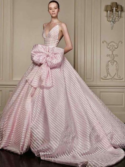 Mode Rose, Pink Gowns, Couture Gowns, Gorgeous Gowns, Beautiful Gowns, Ball Dresses, Fancy Dresses, Dream Dress, Couture Fashion