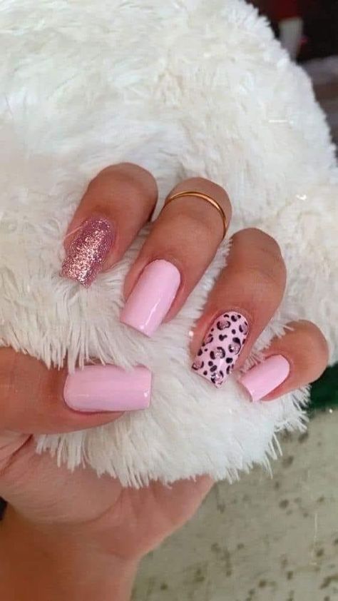 Baby Pink Nail Designs, One Glitter Nails, Short Pink Nails, Baby Pink Nails, Halloween Acrylic Nails, Pink Glitter Nails, Hippie Nails, Fancy Nails Designs, Baby Nails