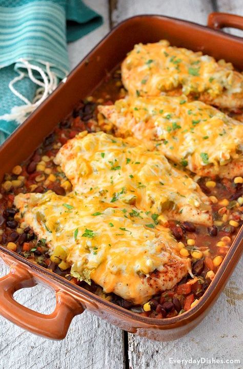 Santa Fe baked chicken recipe Baked Chicken Recipe, Diner Recept, One Dish Dinners, Idee Pasto Sano, Baked Chicken Recipes, Quesadillas, Tex Mex, Main Dish Recipes, Chicken Recipe