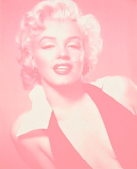 #marilyn #marilynmonroe #pink #marilynmonroeart Marilyn Monroe Pfps, Pink Celebrity Aesthetic, Marilyn Monroe Aesthetic Pink, Girly Pop Aesthetic, Marilyn Monroe Pink Dress, Pink Marilyn Monroe, Bedroom Fancy, Coquette Prints, Prints For My Room