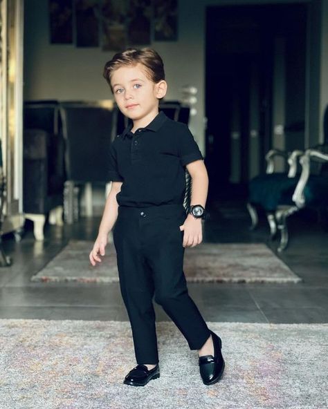 2024 Boys' Casual Fashion: Smart Styles & Swag Outfits for Kids Boys Dressy Outfits, Mommy Son Outfits, Kids Dress Boys, Baby Boy Outfits Swag, Baby Boy Dress, Outfits For Kids, Toddler Boy Fashion