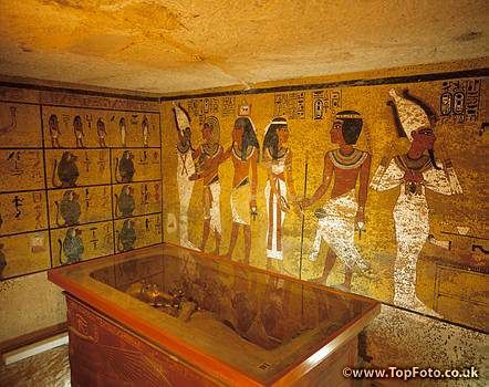 Egypt again, another must see for me inside Tutankhamun's tomb King Tut Tomb, Howard Carter, The Boy King, Ancient Egyptian Tombs, Egypt Museum, Walk Like An Egyptian, Queen Nefertiti, Ancient Egypt Art, Valley Of The Kings