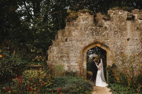 Sudeley Castle Wedding, Wedding Venues Scotland, Brunette Bride, Bridal Aesthetic, Fairytale Photoshoot, Castle Weddings, Suzanne Neville, Highland Wedding, Creative Wedding Photo