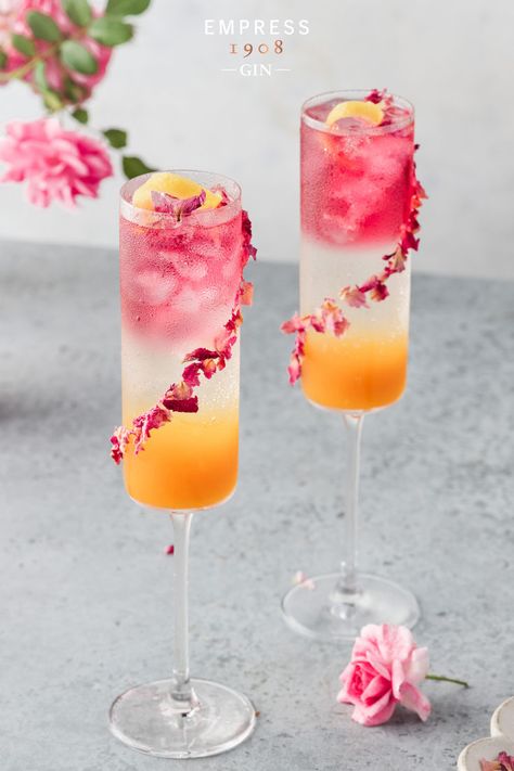 Summertime Cocktails Alcohol, Welcome Drink Ideas, Spritz Recipes, Shower Recipes, Empress 1908 Gin, Drink Garnishing, Pretty Cocktails, Refreshing Summer Cocktails, Refreshing Cocktail