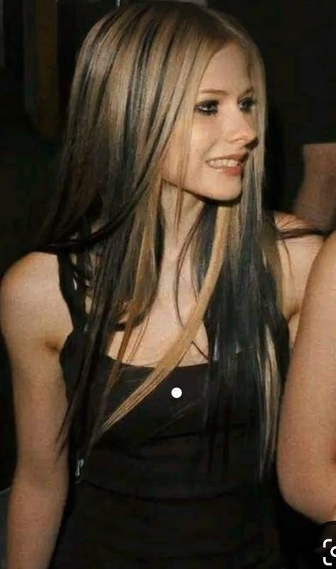 Avril Lavigne Pfp, Avril Lavingne, Under My Skin, Avril Lavigne, Pop Punk, Fairy Grunge, My Skin, Early 2000s