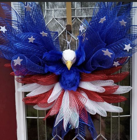 Fouth Of July Crafts, Eagle Wreath, Deco Mesh Crafts, Making Mesh Wreaths, Fimo Ideas, Patriotic Wreaths, Deco Mesh Wreaths Tutorials, Deco Mesh Wreaths Diy, Creative Wreaths