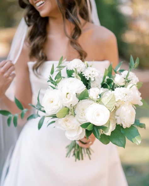 White Anemone Bouquet With Greenery, White Bridal Bouquet Hydrangea, Elegant Gold Wedding, Anemone Bouquet, Haint Blue, White Bouquets, Bridal Bouquet Blue, Gold Wedding Inspiration, White Anemone