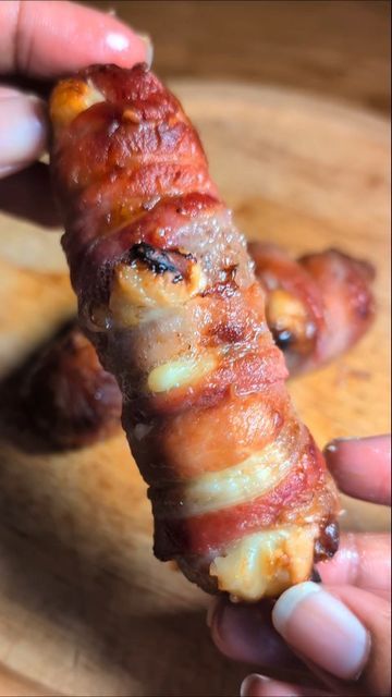 Emily's Cooking - Recipes, Food Inspiration & Fun Hacks on Instagram: "STUFFED PIGS IN BLANKETS 🧀🥓🌲

Sausages stuffed with brie and cranberry sauce, wrapped around in streaky bacon! Place them on some baking paper and pop them in the oven or air fryer, I made mine in the air fryer at 180°C for roughly 15 minutes! Tag a pigs in blankets lover!

Driving home for Christmas for these? Yes please!! 🤤🎄💛

#emilyscooking_
#christmasfoodideas #christmasmagic #christmasfood #christmasmeal #pigsinblankets #pigsinblanket #airfryer #recipeideas #christmashacks #christmasrecipe #foodhack #christmasspirit #christmasrecipes #christmasinspo #festivefood #christmasdinner #xmasfood #roastdinner #christmas #christmasmood #christmasvibes #cozychristmas" Brie And Cranberry, Streaky Bacon, Fun Hacks, Pigs In Blankets, Driving Home For Christmas, Driving Home, Christmas Hacks, Pigs In A Blanket, Roast Dinner