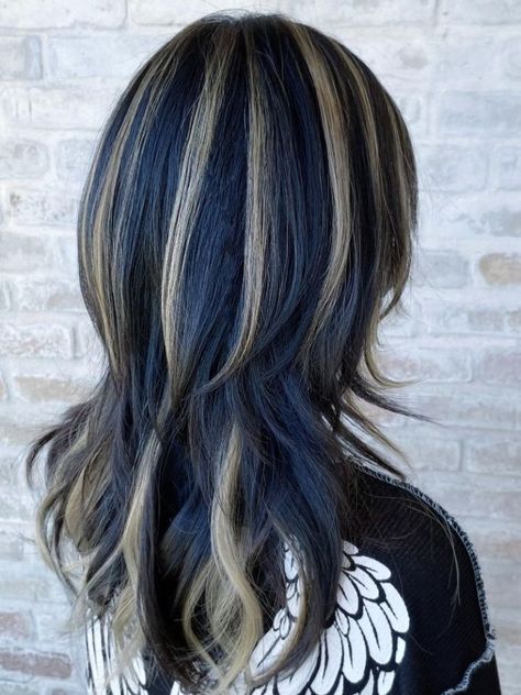 Blonde And Blue Hair, Summer Hairdos, Chunky Blonde Highlights, Blue Hair Highlights, Skunk Hair, Dark Blue Hair, Chunky Highlights, Colors Hair, Vibrant Hair