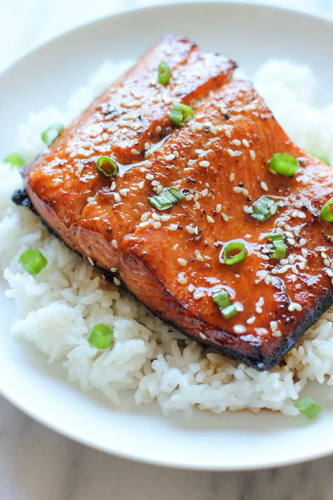 Sesame Ginger Salmon Salmon Sesame, Ginger Salmon, Sesame Ginger, Teriyaki Salmon, Easy Baked Salmon, Salmon Dishes, Low Fodmap Recipes, Fodmap Recipes, Baked Salmon