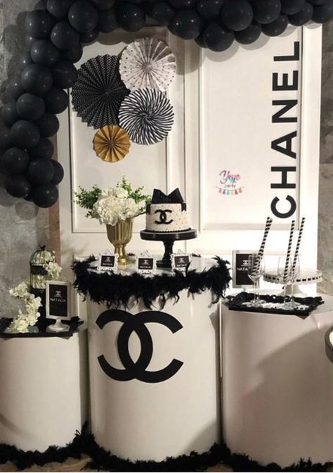 Dior Birthday Theme Party Ideas, Coco Chanel Sweet 16 Party, Channel Theme Party Ideas, Channel Birthday Party Ideas, Channel Birthday Theme Decorations, Chanel Decorations Party, Chanel Party Theme Decoration, Chanel Theme Party, Chanel Themed Birthday Party