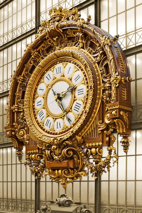 Ok. I know I've been saving far too many clocks, but can you blame me? They're so beautiful~ I wish I could have clocks like these in my house. Train Station Clock, Big Clocks, Cool Clocks, Sundials, Time Will Tell, Time Keeper, Misty Morning, Old Clocks, Unique Clocks