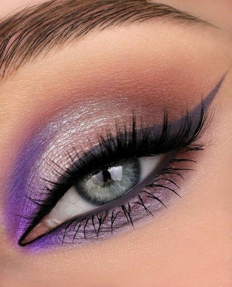 Plum Eyeshadow Looks, Make Up Yeux, Disco Makeup, Plum Eyeshadow, Competition Makeup, Grey Eye Makeup, Purple Makeup Looks, Foxy Eyes, Brunette Makeup