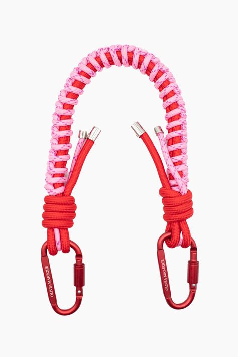 OLIVIA MAREQUE nylon bag chain, finished with two carabiners. Personalized with logo. Compatible with any bag. Measurement: 55cm Diy Bag Strap, Sac Diy, Diy Bag Designs, Rope Crafts Diy, Bag Charms, Macrame Patterns, Nylon Bag, Leather Chain, Diy Bag