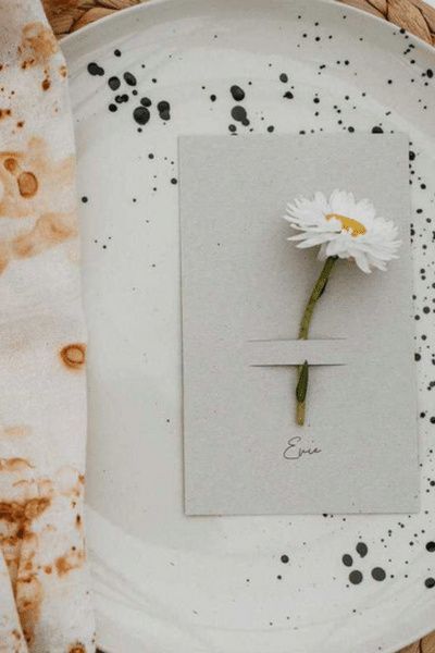 Dried Flower Place Setting, Minimalist Place Setting Wedding, Unique Place Settings, Unique Wedding Place Settings, Simple Wedding Place Setting, Spring Place Cards, Simple Plate Setting Wedding, Unique Wedding Place Cards, Plate Setting Wedding