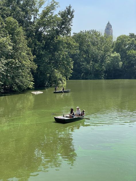 Boat Riding Aesthetic, Boat Ride Aesthetic, Central Park Summer, Central Park Aesthetic, Romantic Soulmate, Night Kayaking, Ride Aesthetic, Bts Core, New York City Central Park