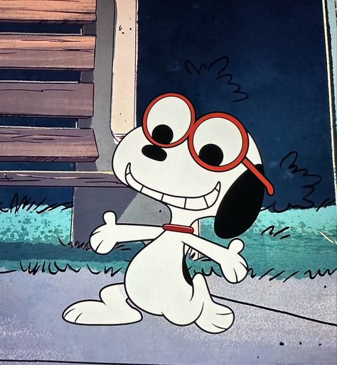 Snoopy On Doghouse, Spotify Playlist Covers Snoopy, Snoopy With Glasses, Snoopy Watch Face, Snoopy Pfp Aesthetic, Snoopy With Headphones, Insta Pfp Aesthetic Cartoon, My New Character, Puffer Snoopy