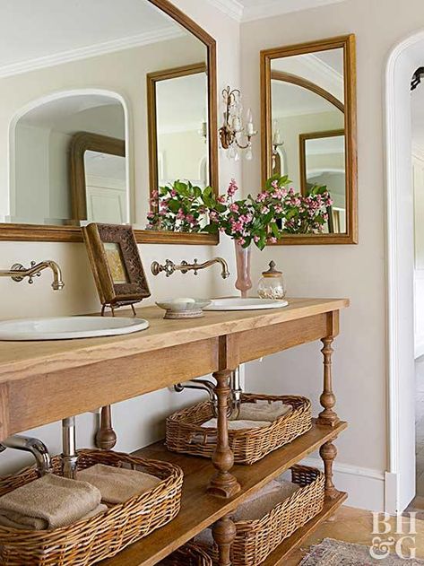 Bathroom Rustic, French Country Bathroom, Rustic Apartment, Rustic Vanity, Rustic Bathroom Vanities, Country Bathroom, Rustic Bathroom Decor, Bay House, Rustic Bathrooms