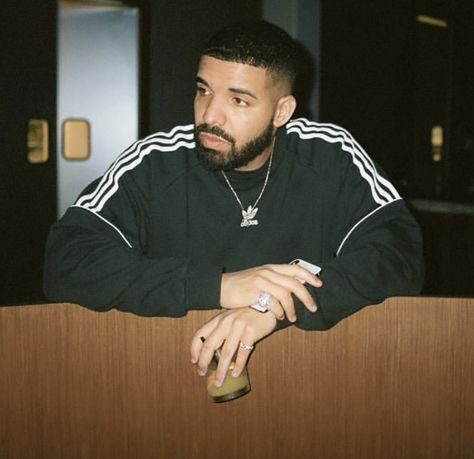 Drake Fashion, Drake Scorpion, Drake Aesthetic, Drakes Album, Drake Photos, Aubrey Graham, Drake Drizzy, Champagne Papi, Drizzy Drake