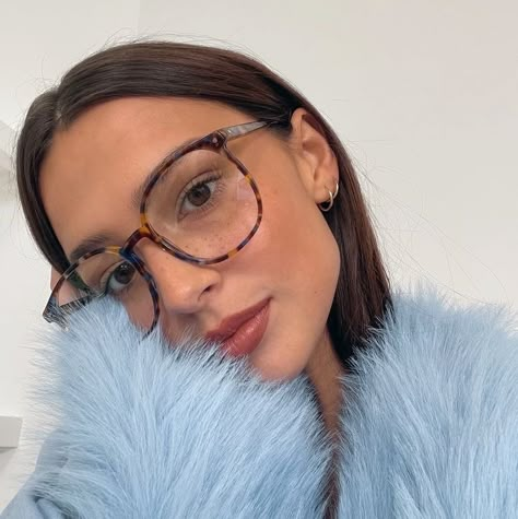 Oversized Glasses Frames Woman, Square Glasses Women, 70s Glasses, Jimmy Fairly, Woman Glasses, Cute Glasses Frames, Glasses Outfit, Glasses Frames Trendy, Glasses Inspo