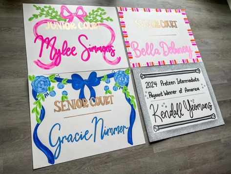 Homecoming signs done 13 hrs later! Love love love 🩷🫶🏼🎀🩵🤩 Homecoming Car Signs For Parade, Homecoming Parade Signs, Homecoming Parade Posters For Car, Hoco Court Posters, Football Game Outfit Highschool, Senior Poster, Homecoming Poster, Hoco Court, Painted Banner