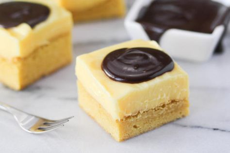 Boston+Cream+Pie+Bars+Recipe Boston Cream Bars, Pie Bar Recipes, Boston Cream Pie, Sweet Bar, Boston Cream, Pie Bars, Pie Bar, Bar Recipes, Bar Cookies