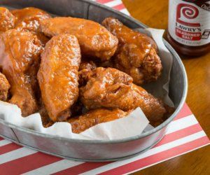 John Legend’s Fried Chicken Wings John Legend Fried Chicken Recipe, Honey Gold Wings Recipe, Spicy Honey Butter, Chicken And Cream Cheese, Sizzling Recipe, Chrissy Teigen Recipes, Honey Fried Chicken, Sweet And Sour Recipes, Honey Barbecue Sauce